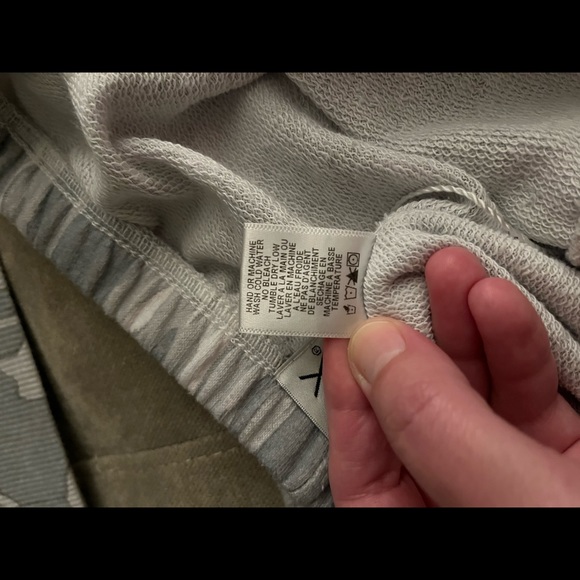 WILFOX 🦊 2 piece SET! Sweatshirt M, sweatpants L! So cute gray camo VEUC! $180! - Picture 9 of 13